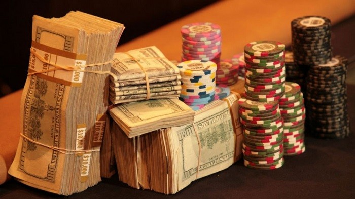 Как выигрывать в покере