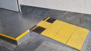 Тактильная плитка для инвалидов в Новосибирске